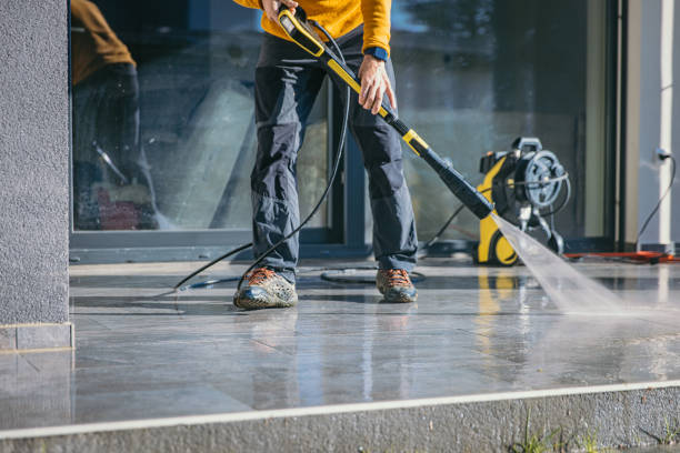 Best Sidewalk and Walkway Cleaning  in Mccom, OH